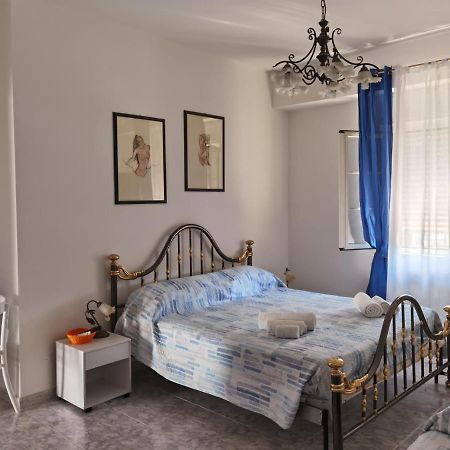 Bed and Breakfast Rosy House Скалеа Екстер'єр фото