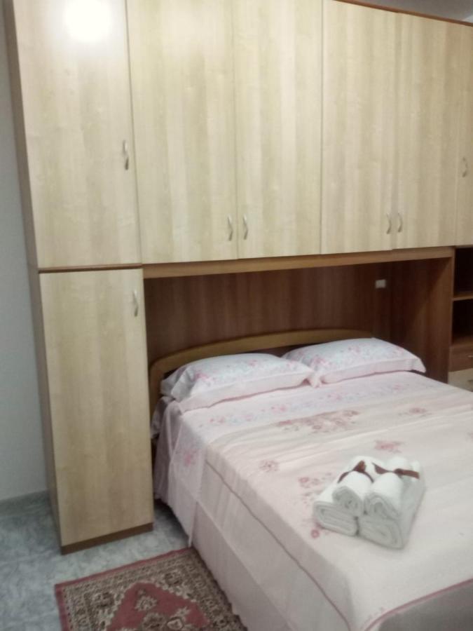 Bed and Breakfast Rosy House Скалеа Екстер'єр фото