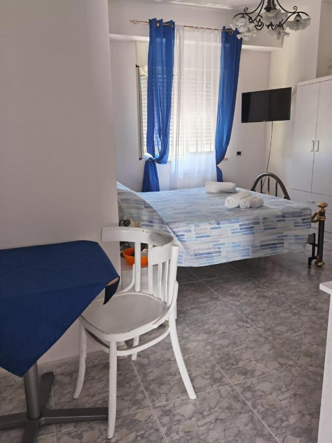Bed and Breakfast Rosy House Скалеа Екстер'єр фото